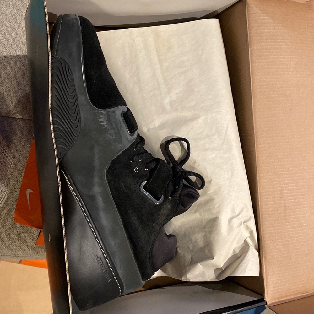 Men’s size 13 Jordan crush